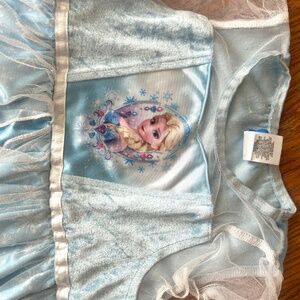 Elsa nightgown size small